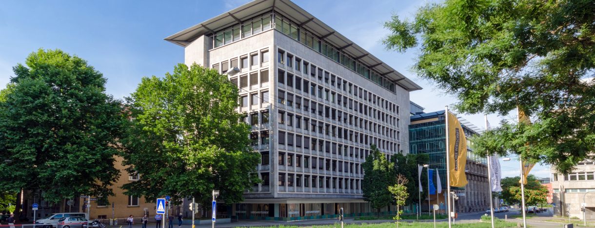 Foto des Gebäudes des Landesarbeitsgerichts Baden-Württemberg in Stuttgart. Das Bild ist intern verlinkt und öffnet die Unterseite Leitung des Landesarbeitsgerichts Baden-Württemberg